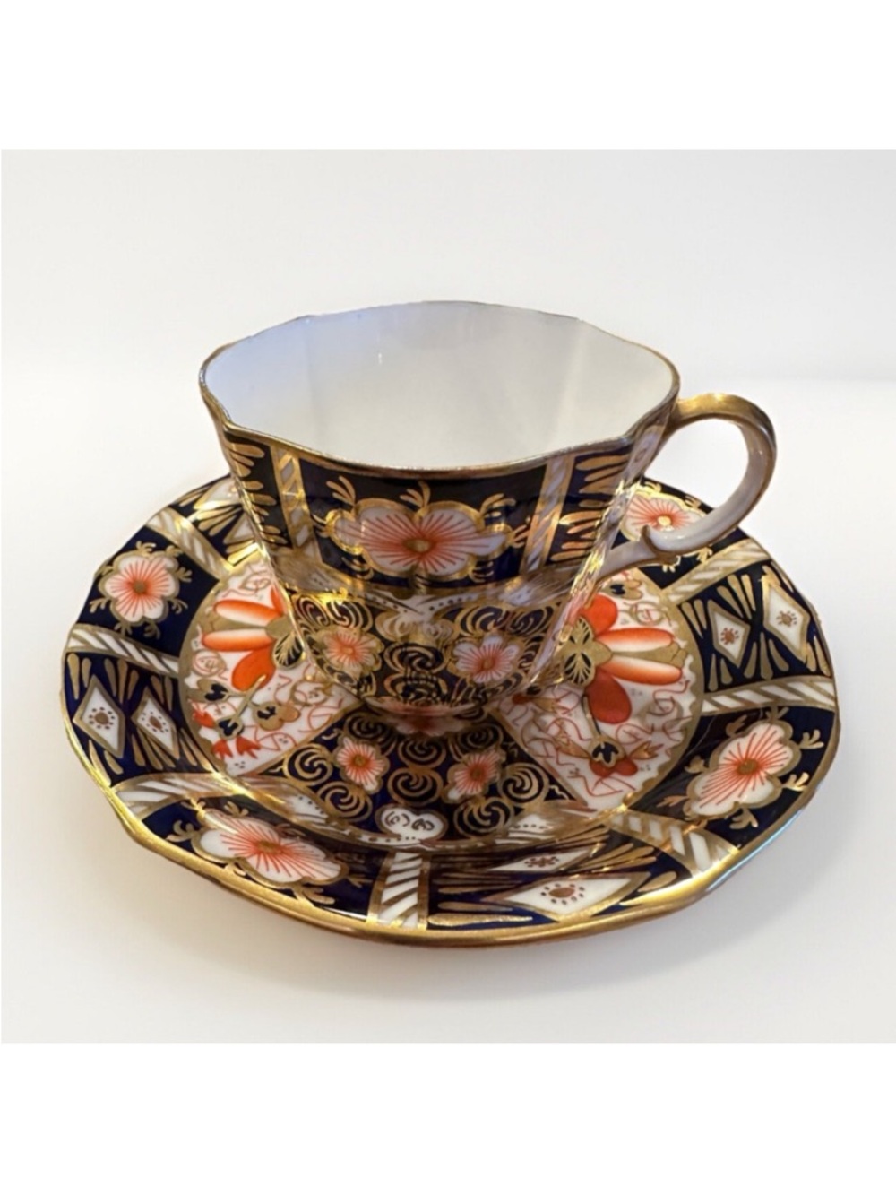 Royal Crown Derby Traditional IMARI 2451 Bone China Scalloped Cup & Saucer Set